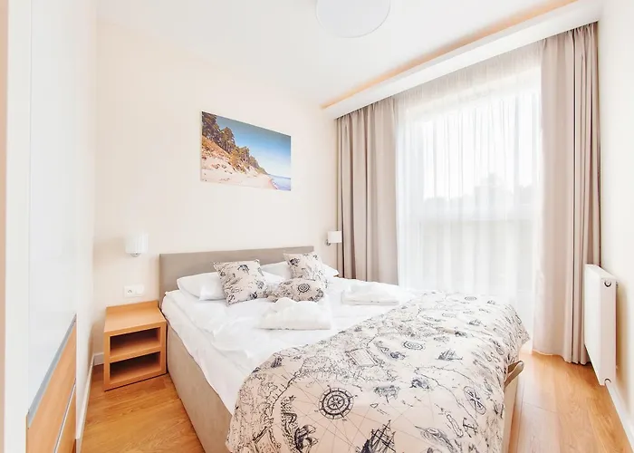 Marina Katy Rybackie, Sun & Snow *